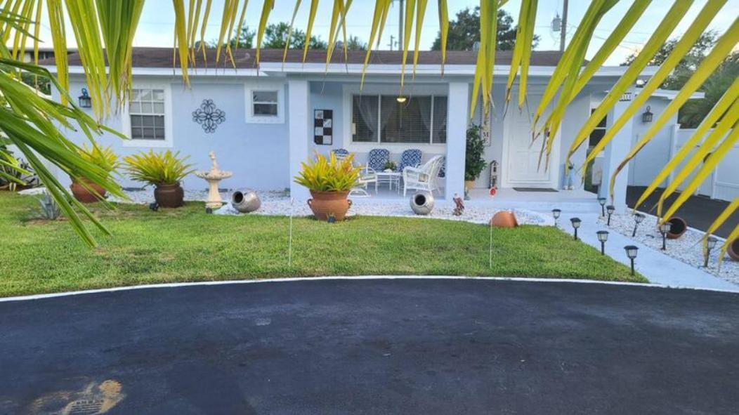 Palm Springs 3-Bedroom 2-Bath 5 Miles To The Beach Лейк-Уорт Экстерьер фото