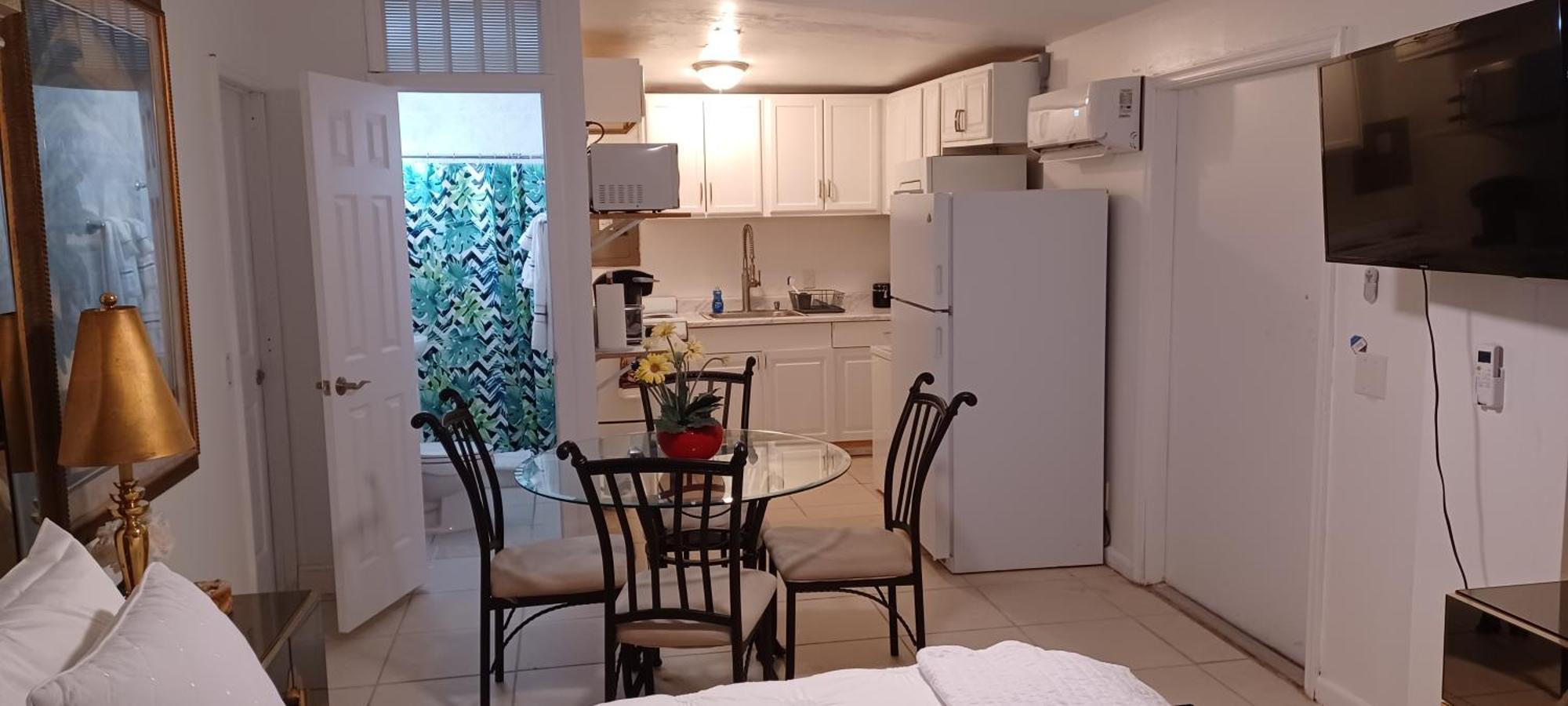 Palm Springs 3-Bedroom 2-Bath 5 Miles To The Beach Лейк-Уорт Номер фото